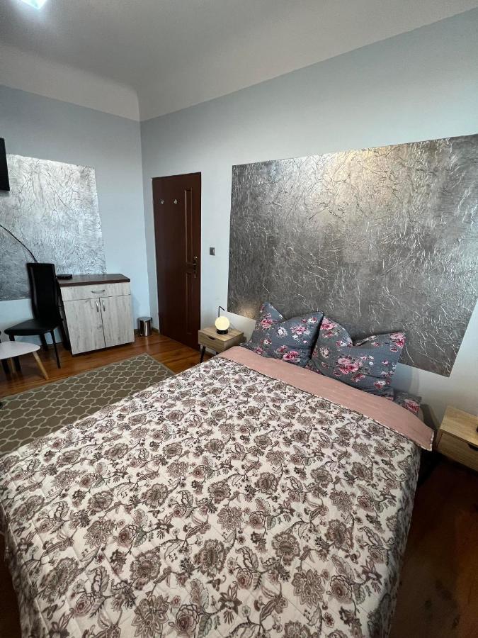 Jednosci Hostel เจโลนากูรา ภายนอก รูปภาพ